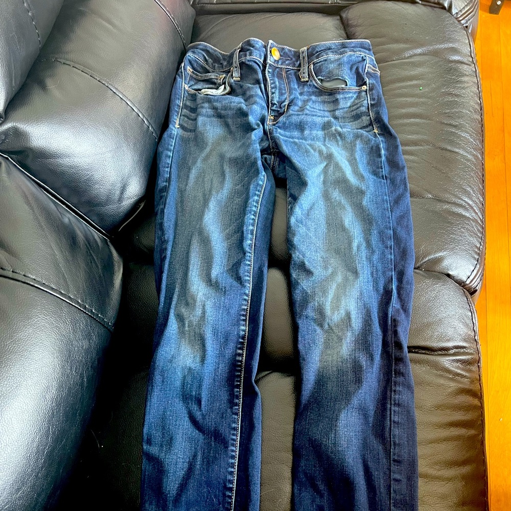 American Eagle size 6 denim skinny jeans!